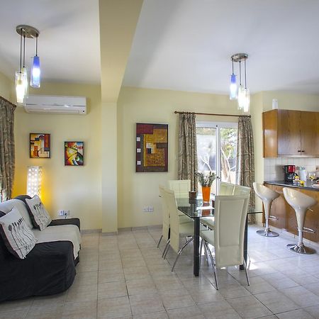 Ayia Napa Tropical Beach Villa ภายนอก รูปภาพ