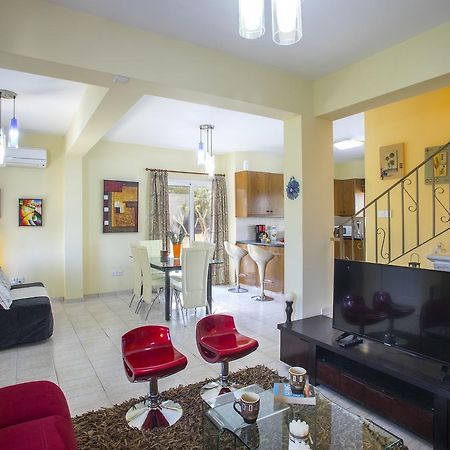 Ayia Napa Tropical Beach Villa ภายนอก รูปภาพ