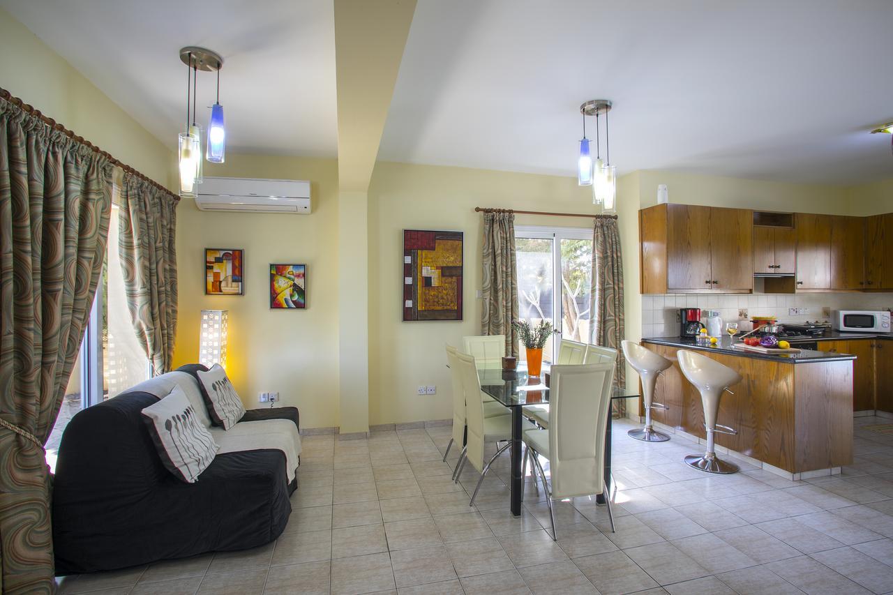Ayia Napa Tropical Beach Villa ภายนอก รูปภาพ