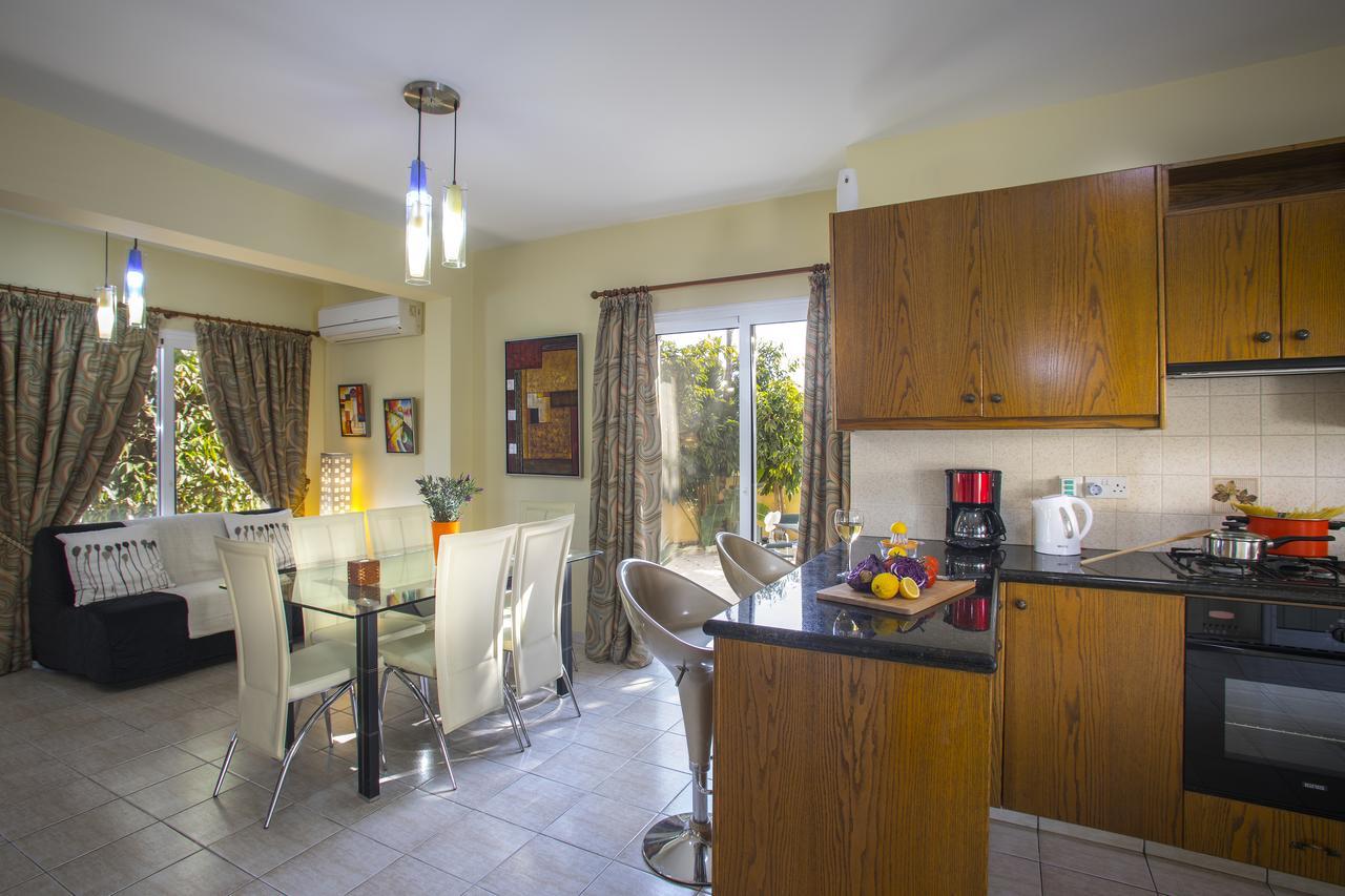 Ayia Napa Tropical Beach Villa ภายนอก รูปภาพ