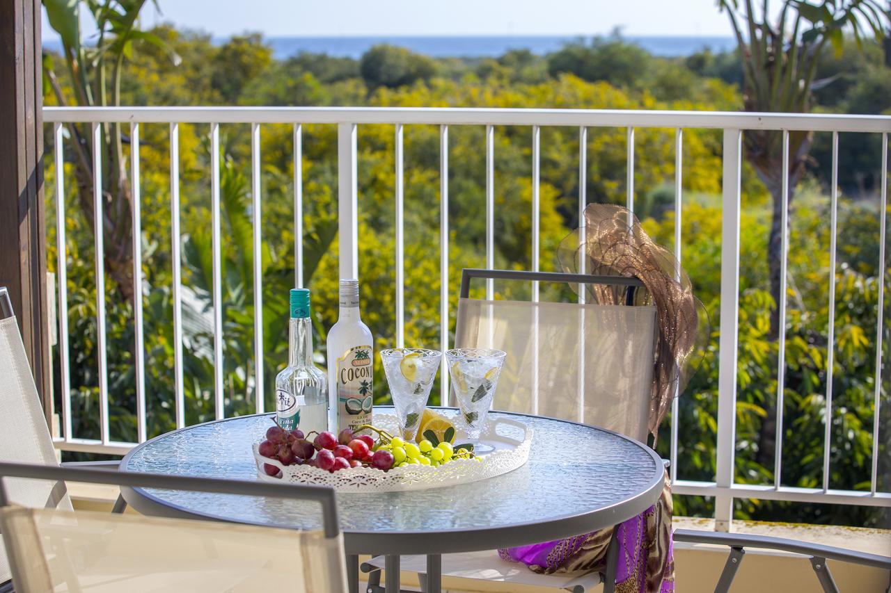 Ayia Napa Tropical Beach Villa ภายนอก รูปภาพ