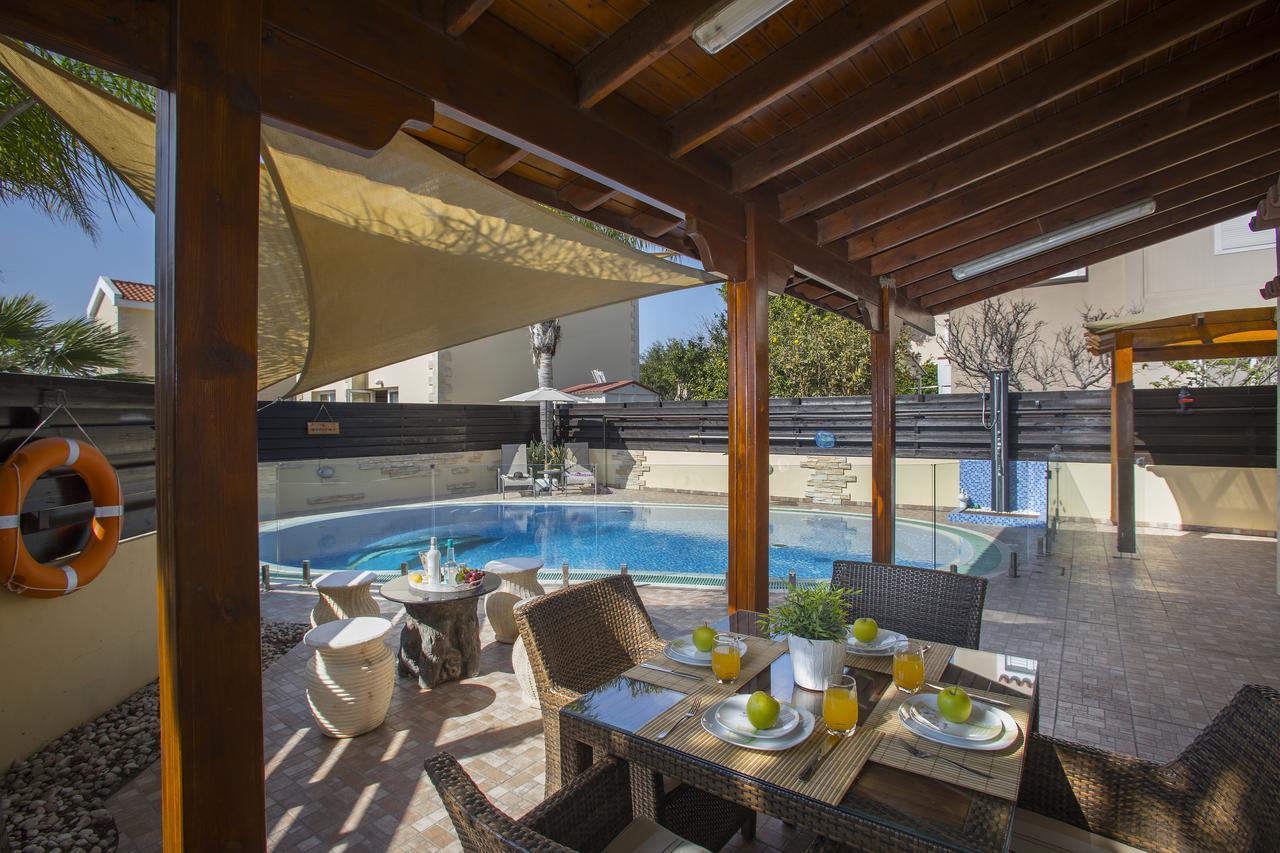 Ayia Napa Tropical Beach Villa ภายนอก รูปภาพ