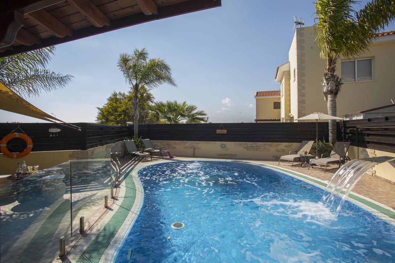 Ayia Napa Tropical Beach Villa ภายนอก รูปภาพ