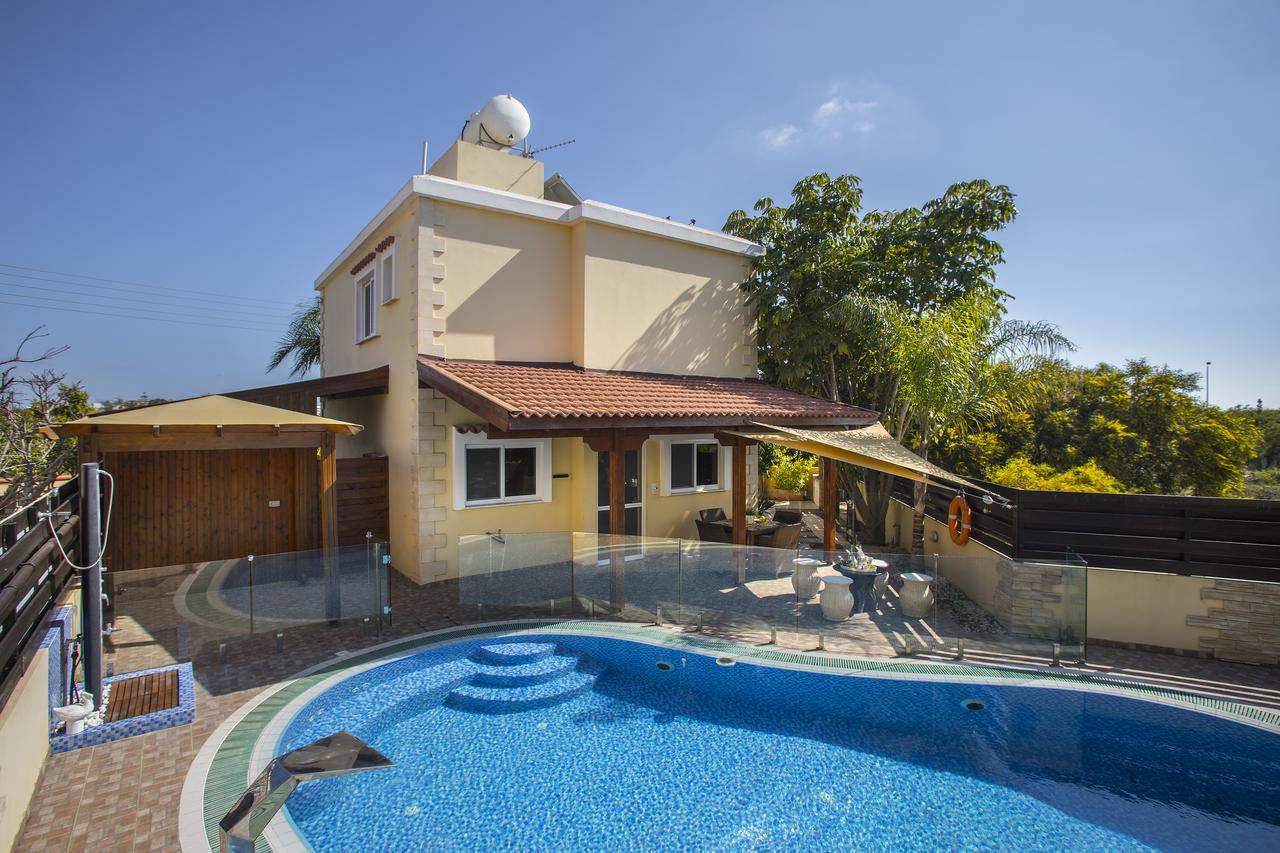 Ayia Napa Tropical Beach Villa ภายนอก รูปภาพ