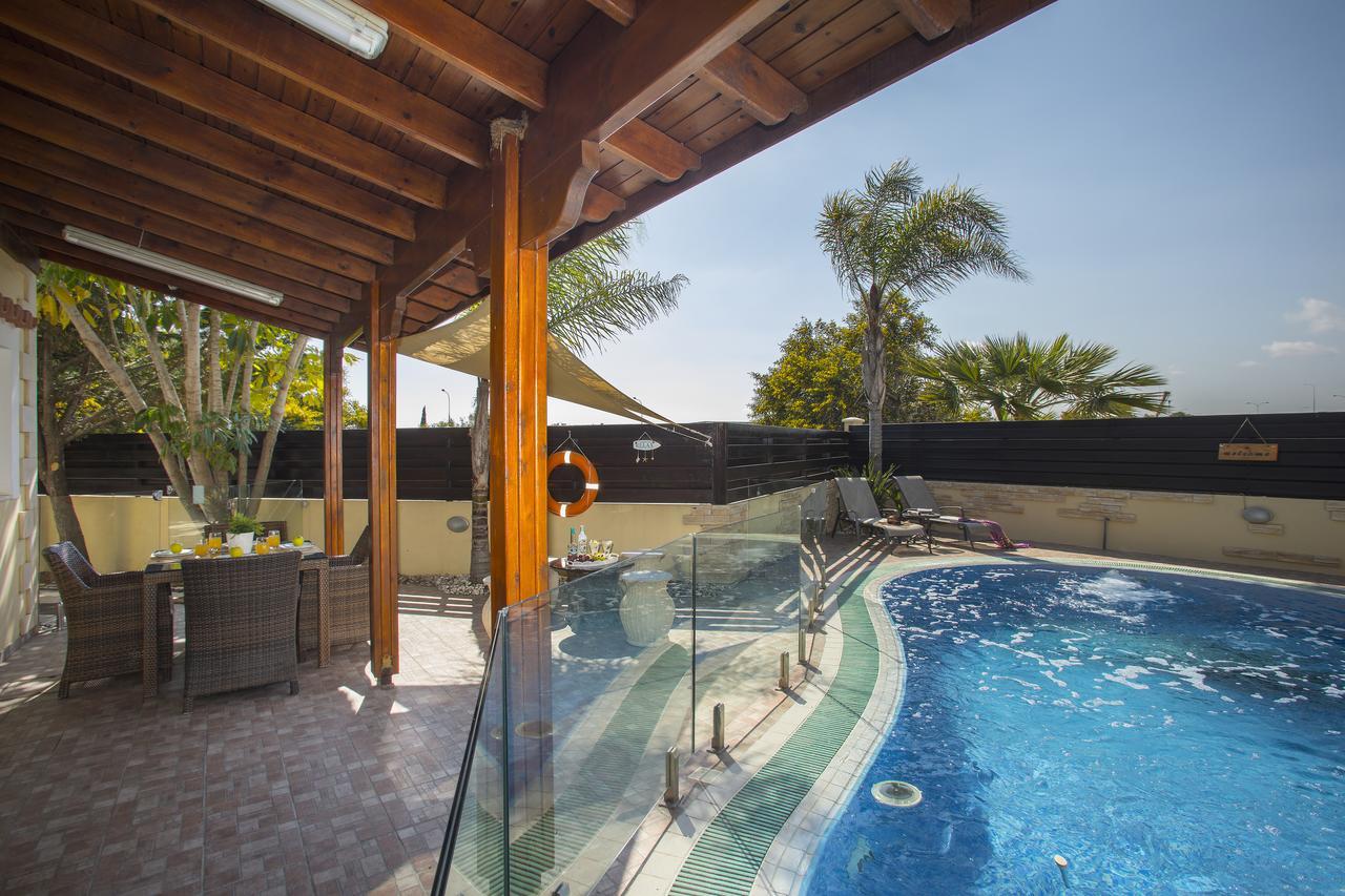 Ayia Napa Tropical Beach Villa ภายนอก รูปภาพ