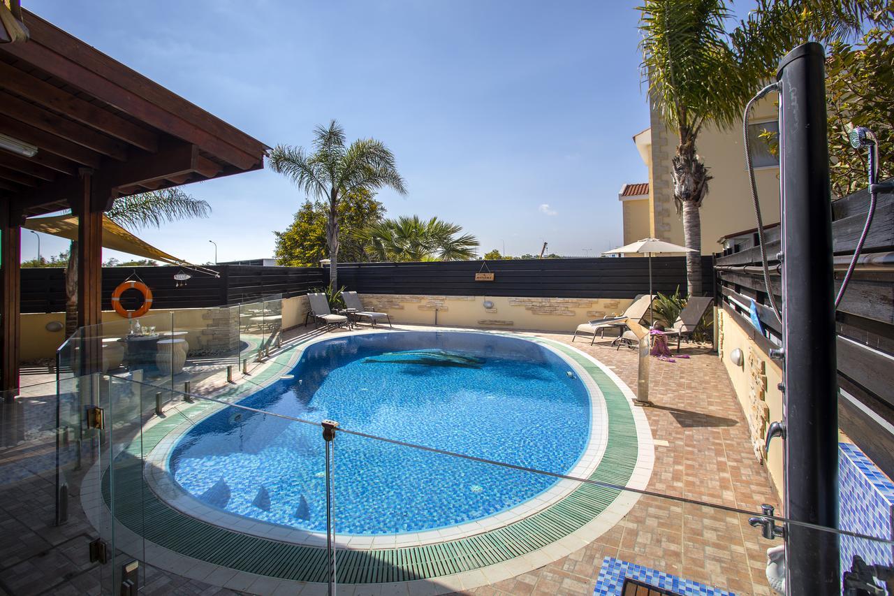 Ayia Napa Tropical Beach Villa ภายนอก รูปภาพ