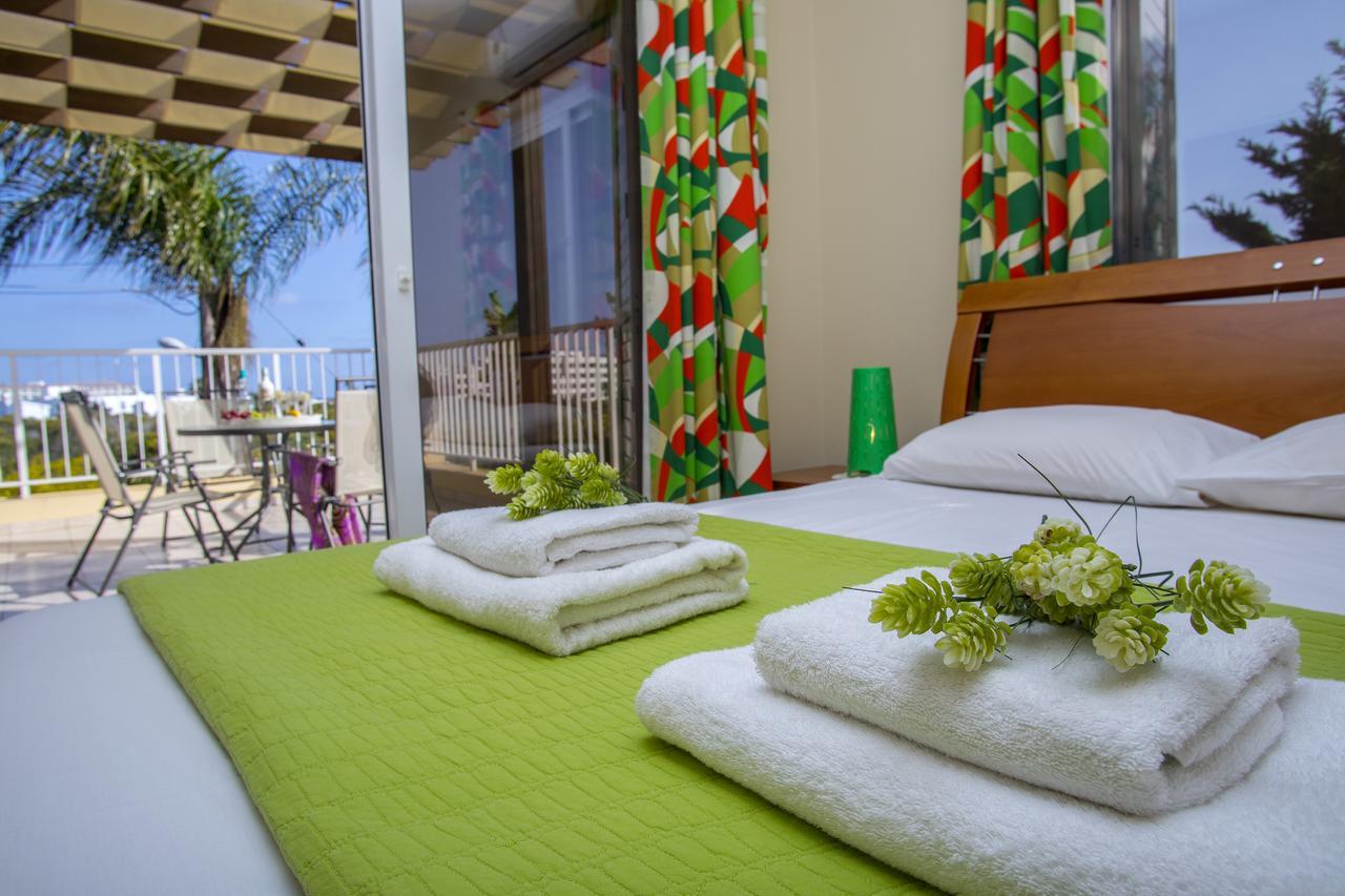 Ayia Napa Tropical Beach Villa ภายนอก รูปภาพ